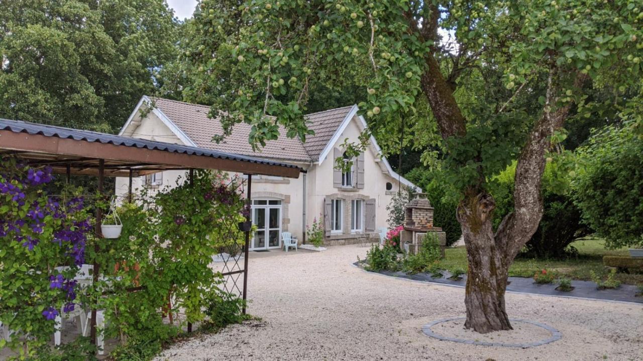 Au 157 - Locations Contrexéville Eksteriør bilde